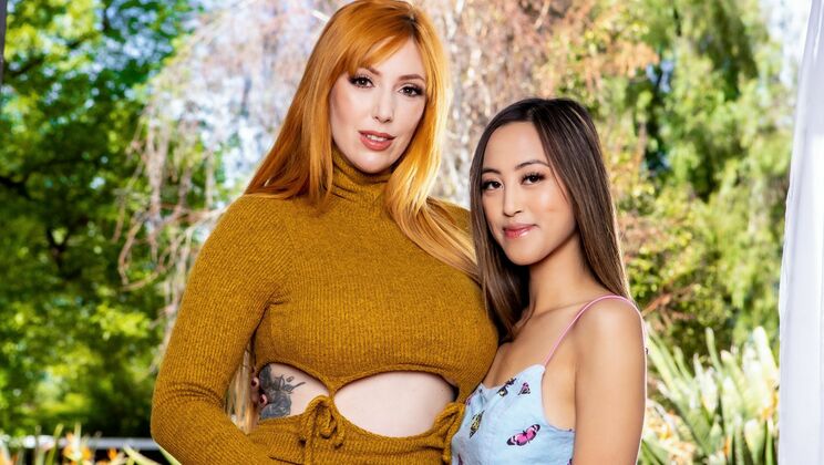 [Girlsway] - Tattooed Lesbians in Spring Break Heat)