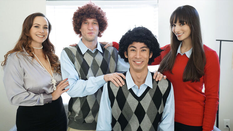 [MomSwap] - Older, Wiser, Wilder: Stepmothers on the Loose - Lexi Luna - Bella Rossi - Cody Carter - David Lee