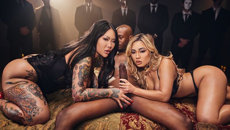 Bare Witness: Hot Asian Milf Gets Face Sitting and Rimming