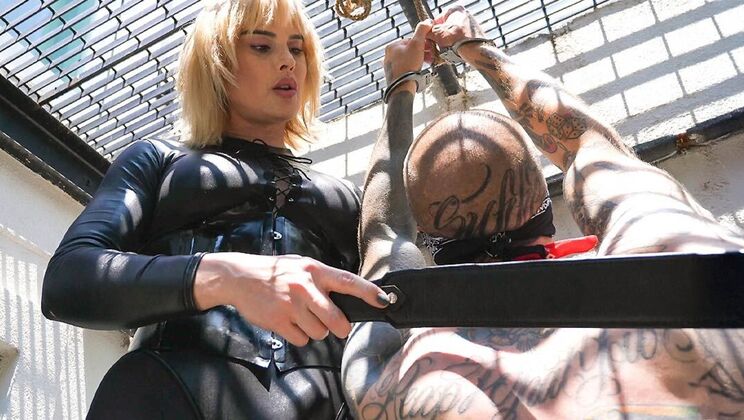 [Submissed] - Lucy Heart Edges Tattooed Heavy in a Dark Alley - Lucy Heart - Heavy